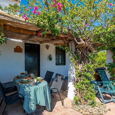 Cantueso Holiday Park Periana Exterior photo