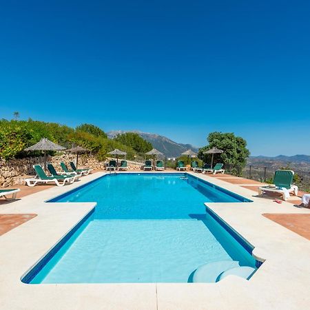 Cantueso Holiday Park Periana Exterior photo