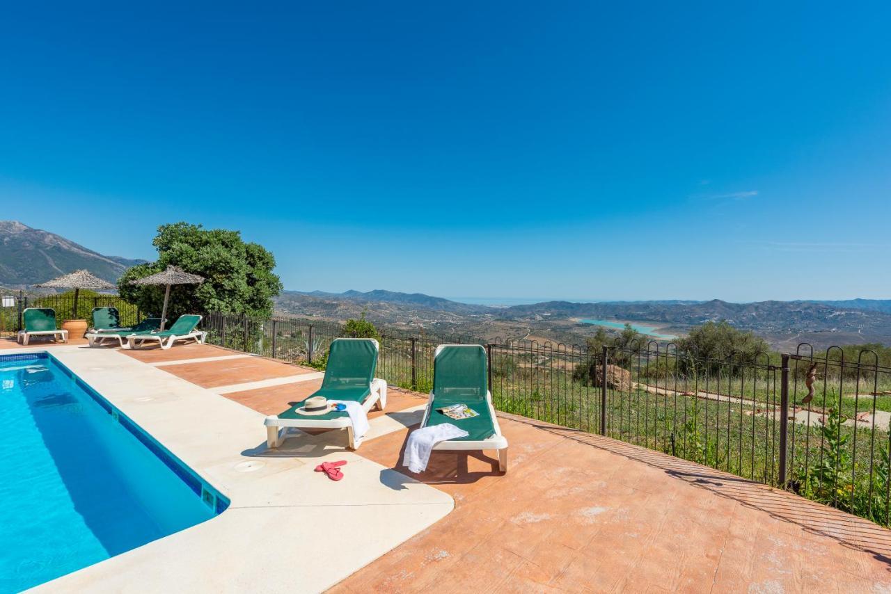 Cantueso Holiday Park Periana Exterior photo