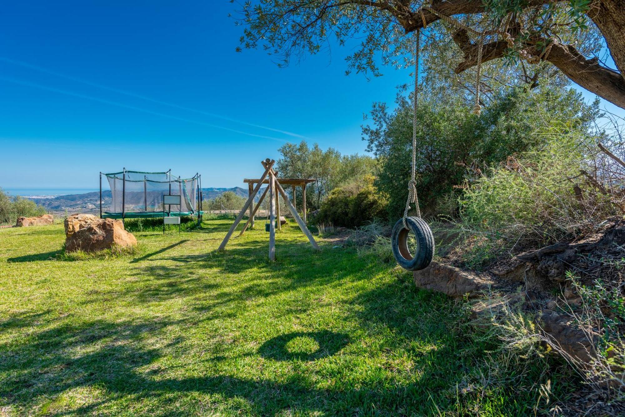 Cantueso Holiday Park Periana Exterior photo