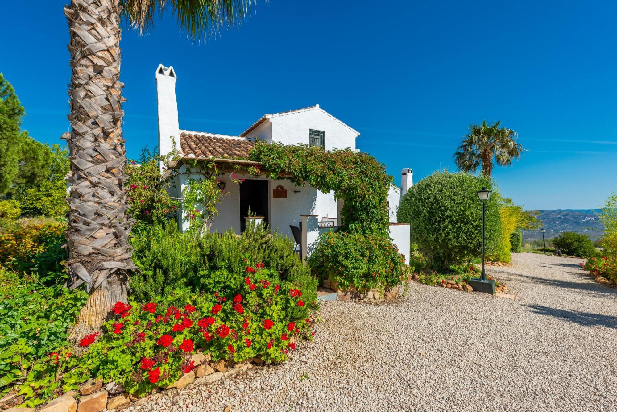 Cantueso Holiday Park Periana Exterior photo
